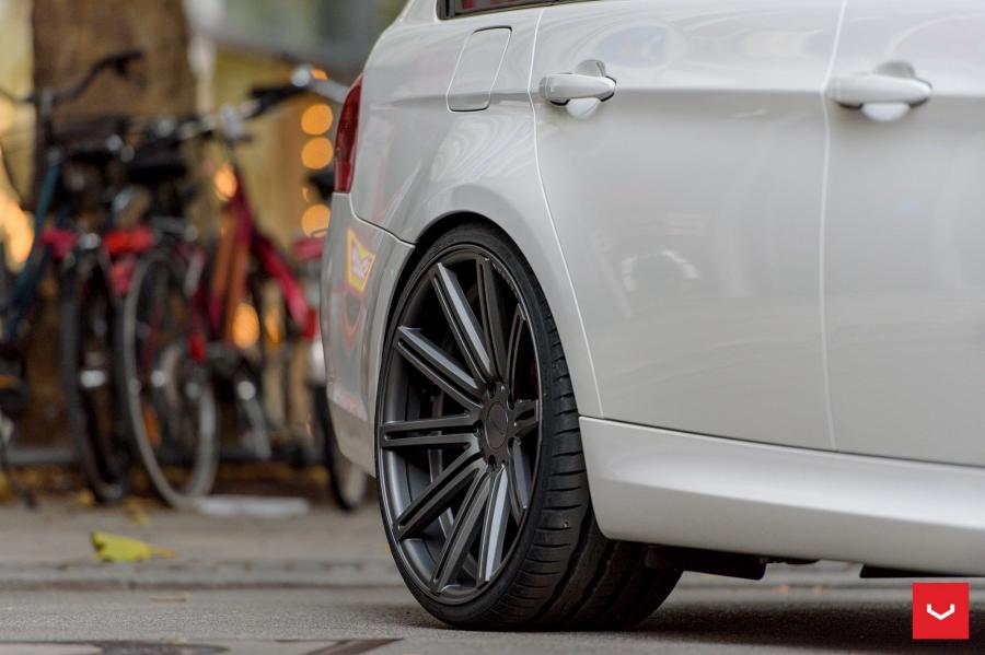  BMW 3-Series Touring on Vossen Wheels (CV4) 2016 года  (фото 16 из 26)